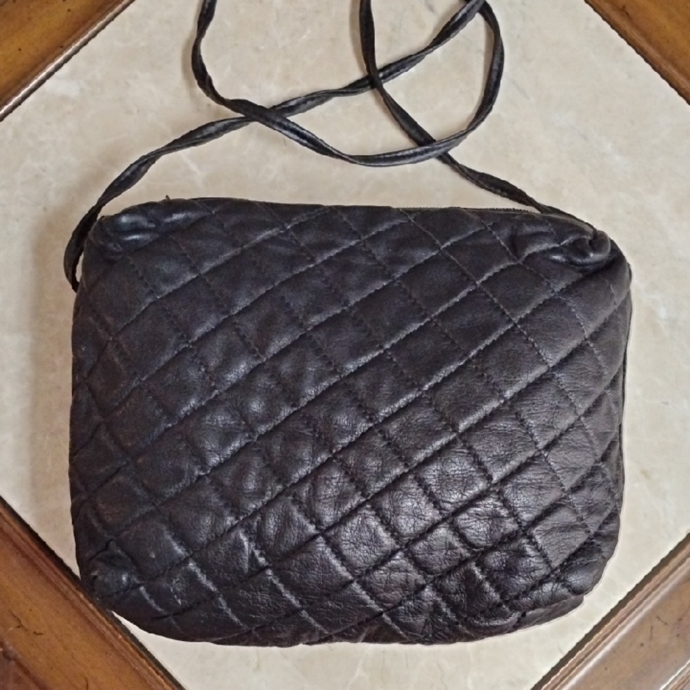 Elegant Black Quilted Women's Bag